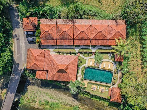 Rumah Dharma 2 Riverside Hotell Magelang Exteriör bild