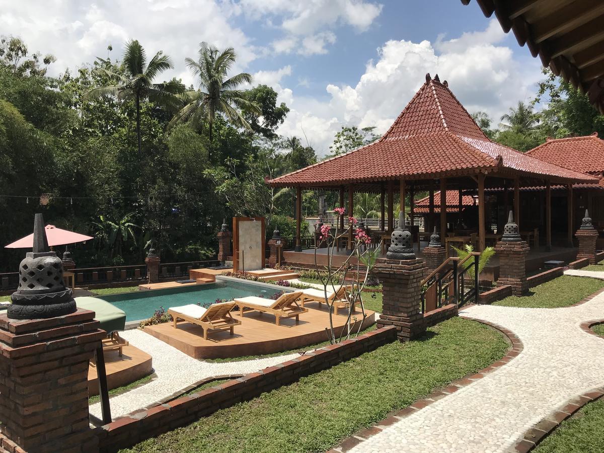 Rumah Dharma 2 Riverside Hotell Magelang Exteriör bild